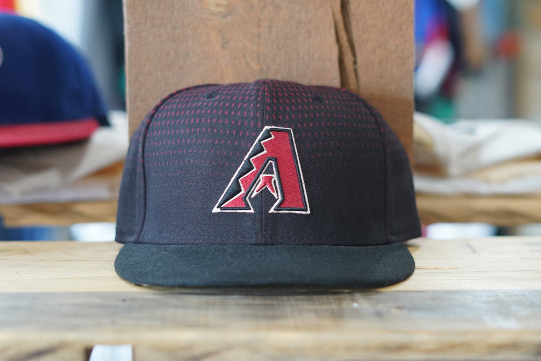 Deadstock Arizona Diamond Backs New Era Size 7 - West Block Vintage