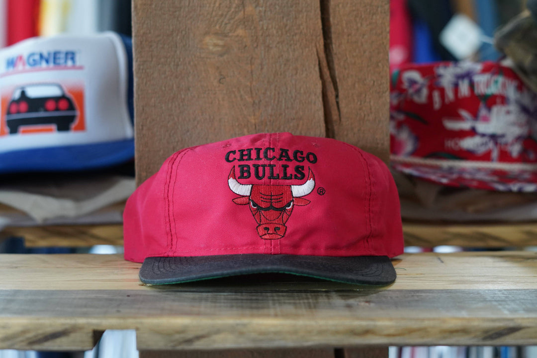 Chicago Bulls NBA Vintage 90s G-Cap Snapback Hat Red/Black - West Block Vintage